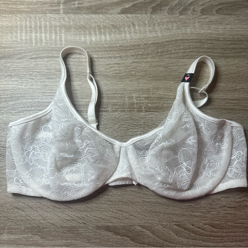 NWT Victorias Secret white lace bra size 38D